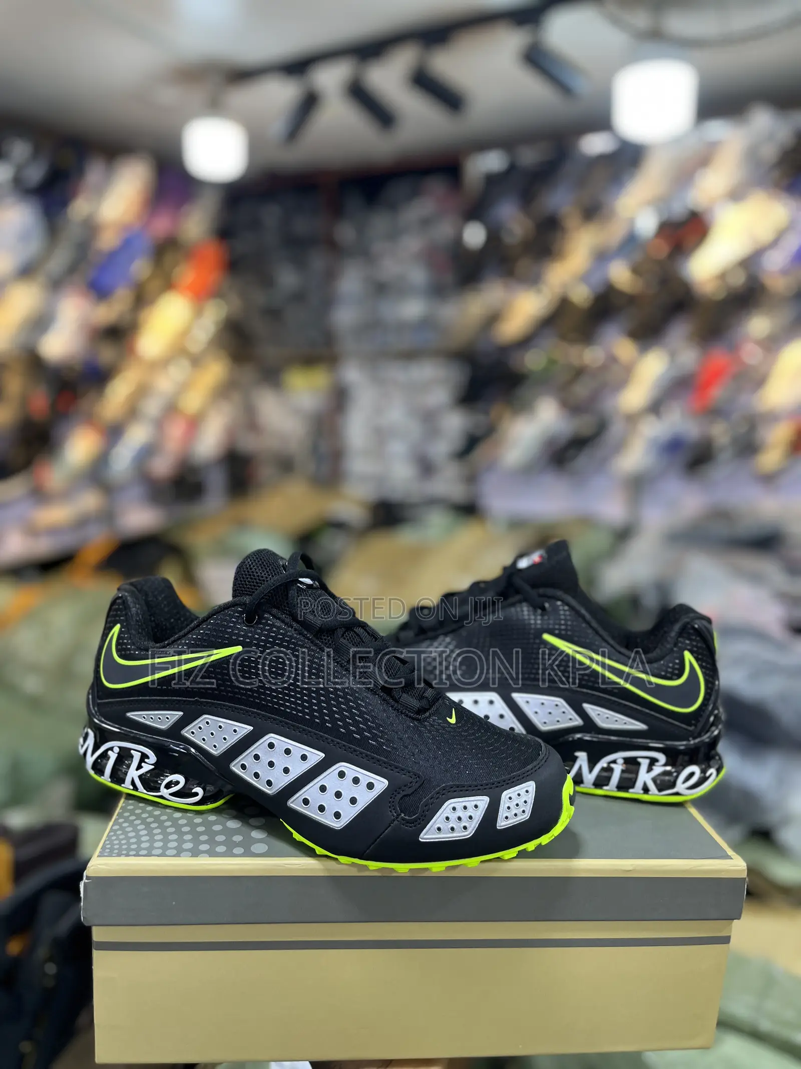 Original Nike Air Max SNDR Premium Running Sneakers