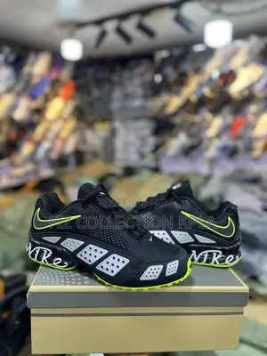 Original Nike Air Max SNDR Premium Running Sneakers