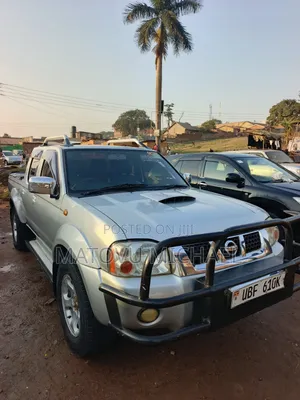 Nissan Hardbody 2003 Gray