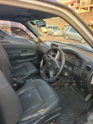 Nissan Hardbody 2003 Gray