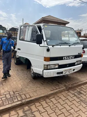 Isuzu Elf 1990