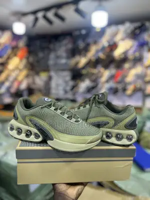 Nike Air Max Dn Original Running Sneakers – Premium Comfort