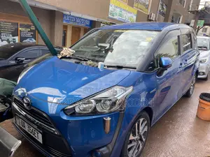 Toyota Sienta 2016 Blue