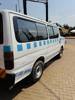 Toyota HiAce 2002 White