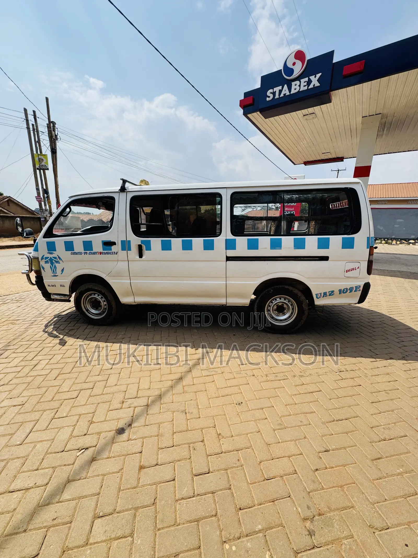 Toyota HiAce 2002 White