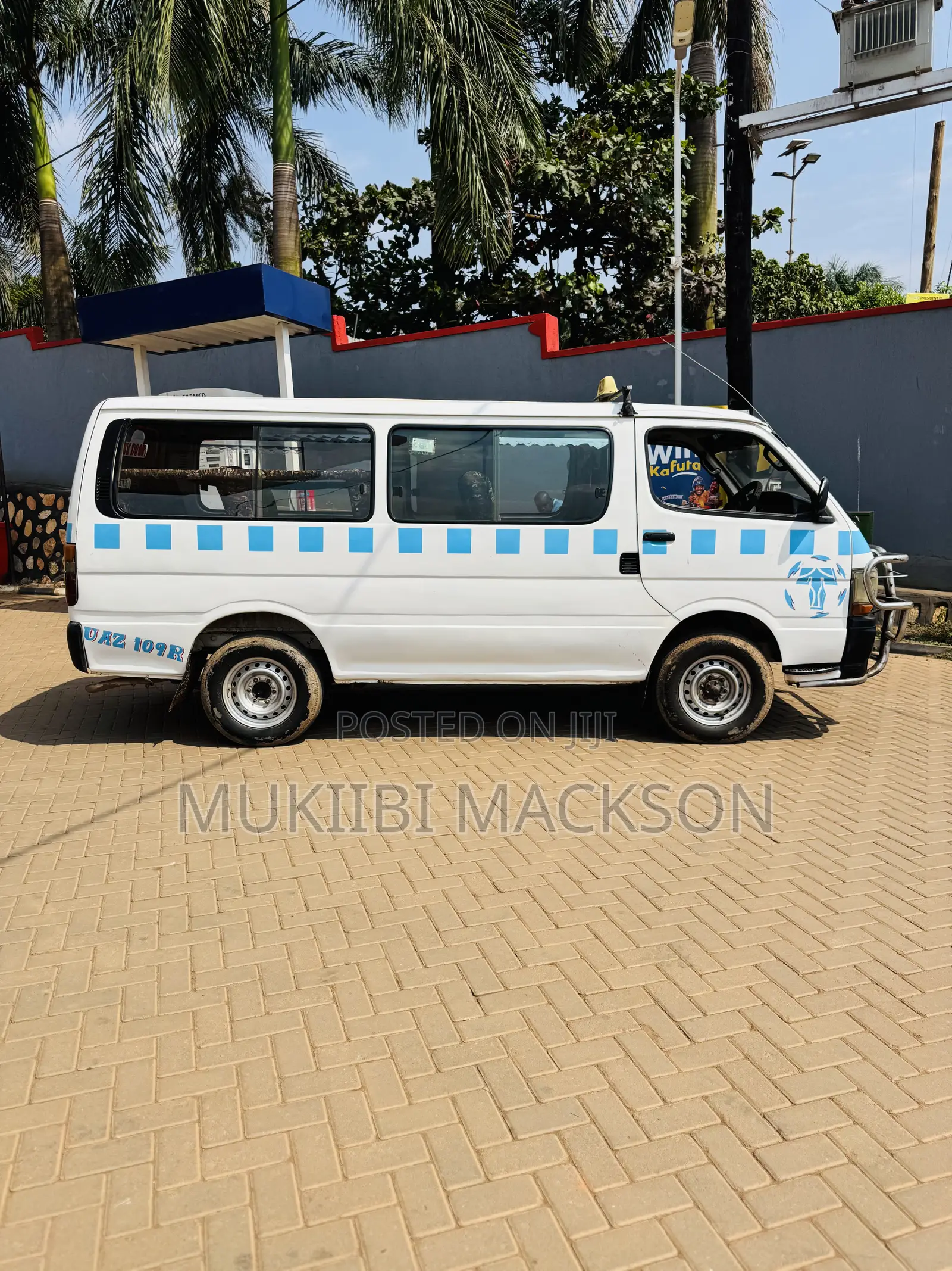 Toyota HiAce 2002 White