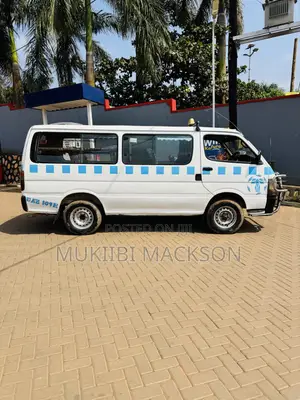 Toyota HiAce 2002 White