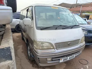 Toyota HiAce 1994 Silver