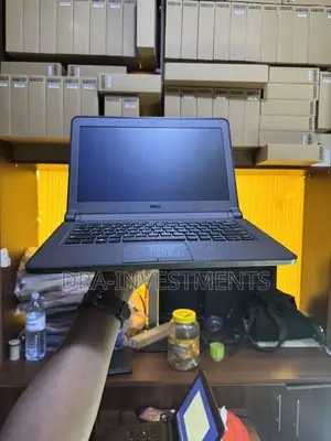 New Laptop Dell Latitude 13 3340 4GB Intel Celeron HDD 500GB