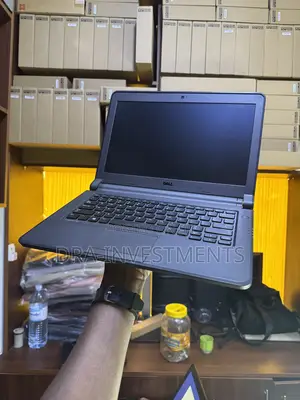 Laptop Dell Latitude 13 3340 4GB Intel Core i3 HDD 500GB