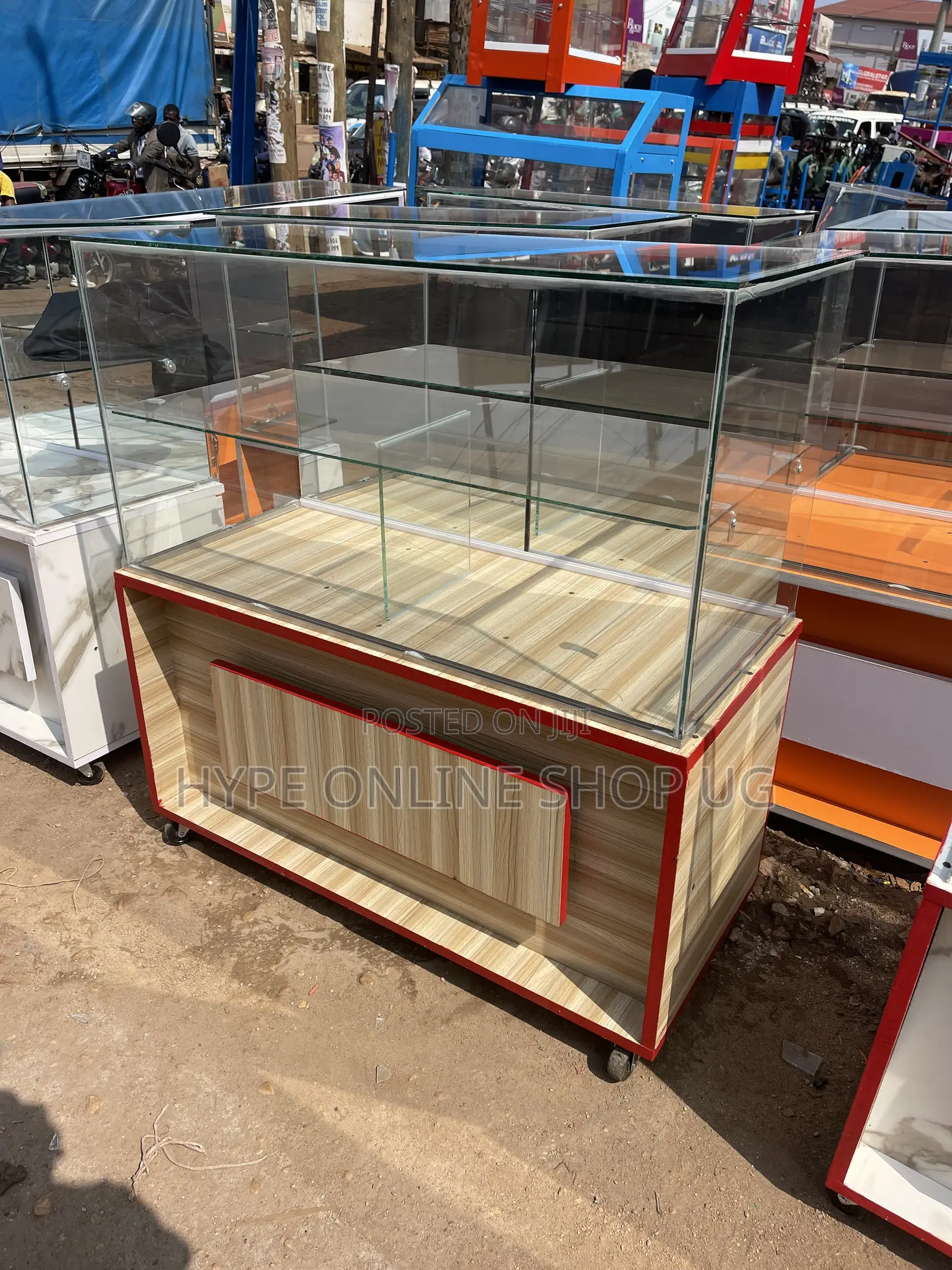 Legit Mahogany 3/3feets Board Showcase Display Table