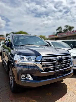 Toyota Land Cruiser 4.6 V8 ZX 2018 Gray