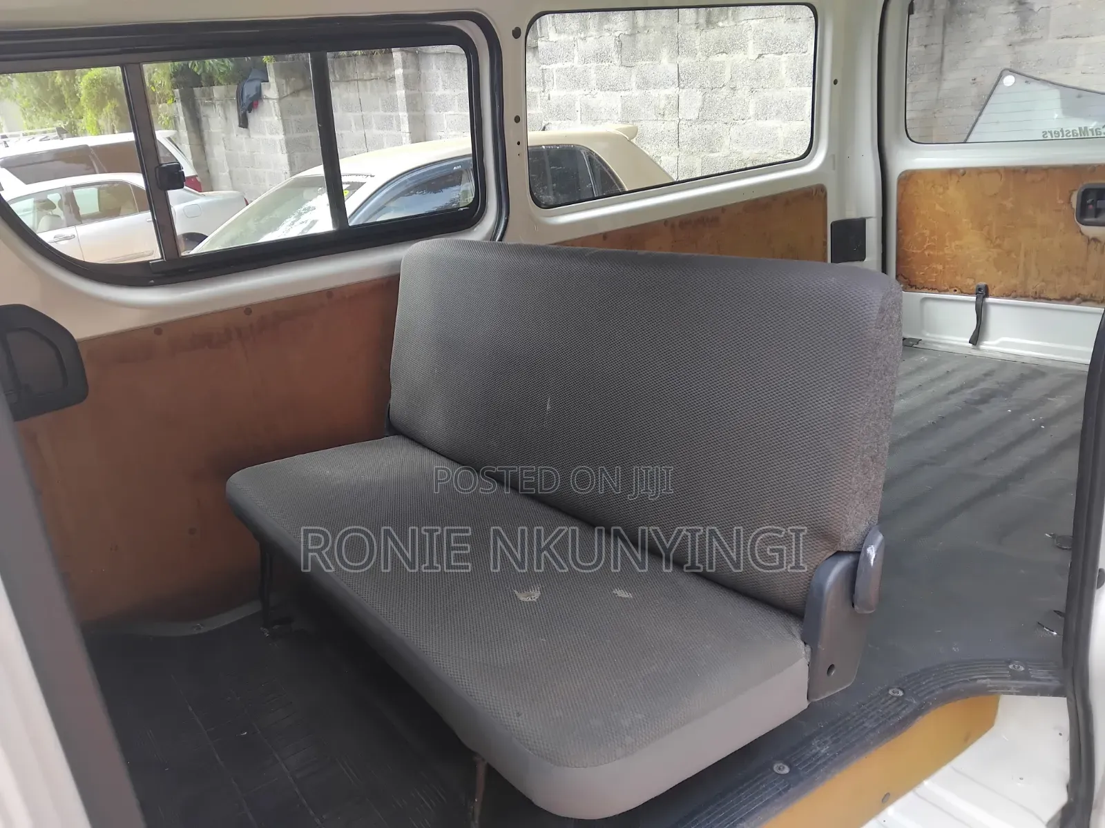 Toyota HiAce 2010 Silver