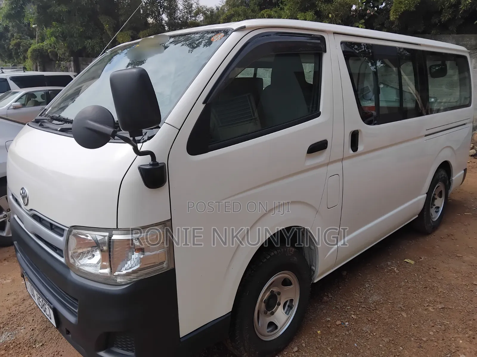 Toyota HiAce 2010 Silver