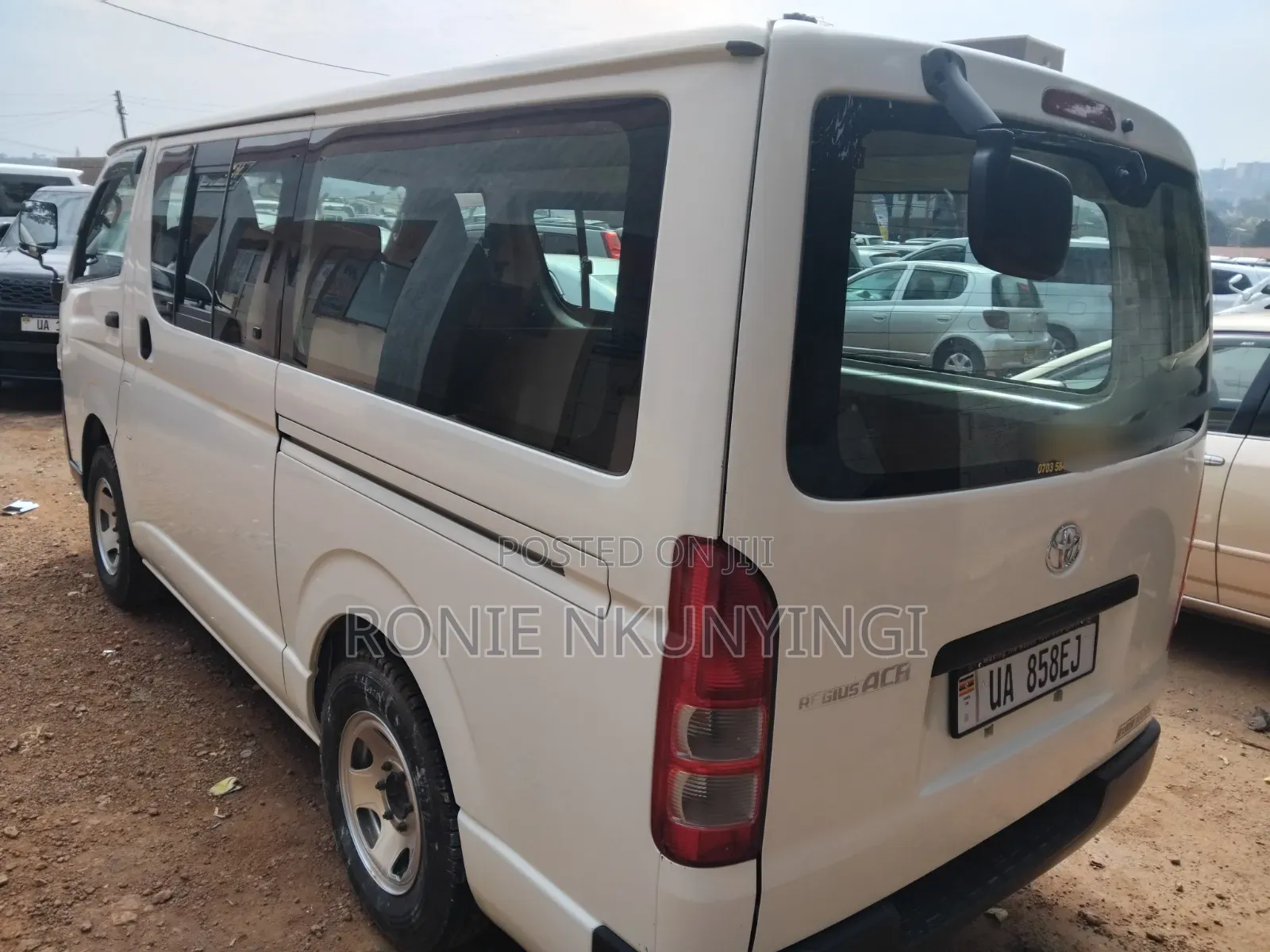 Toyota HiAce 2010 Silver