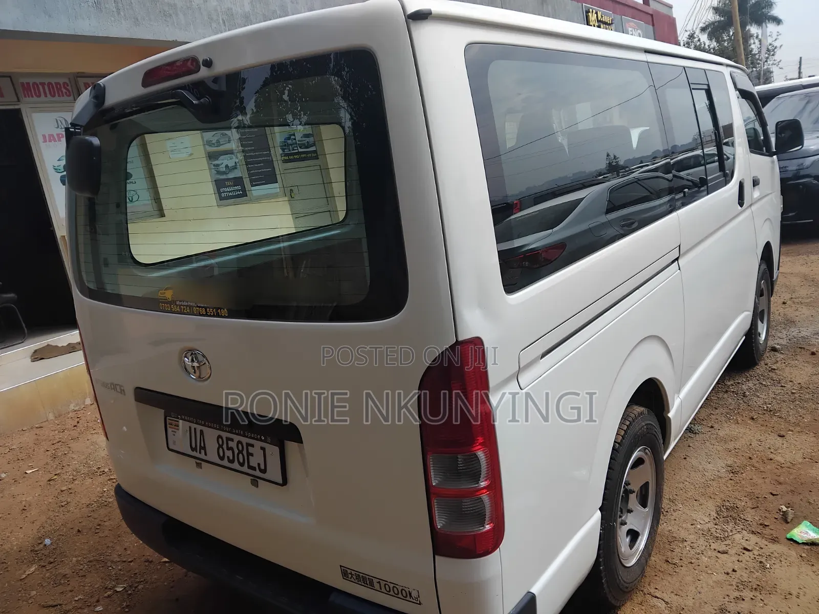 Toyota HiAce 2010 Silver