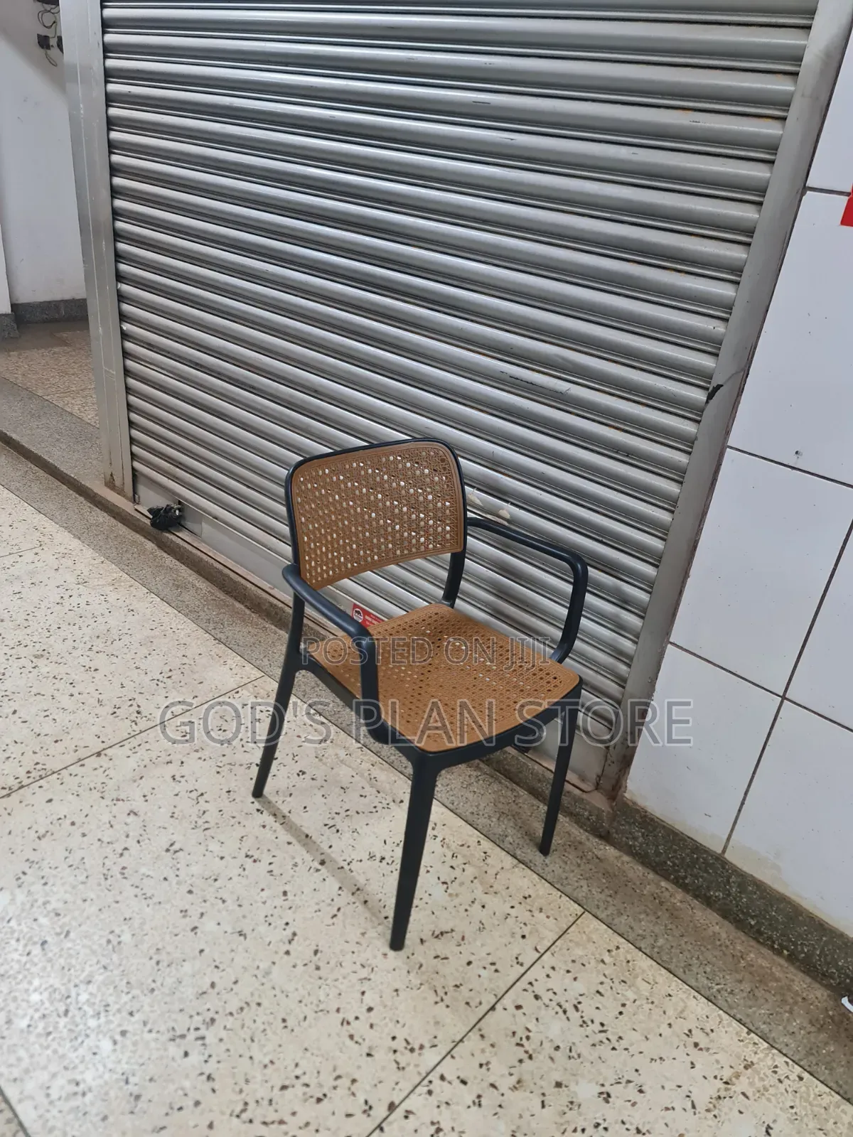 Kind Mesh Back 4- Leg Meeting Plastic Chairs