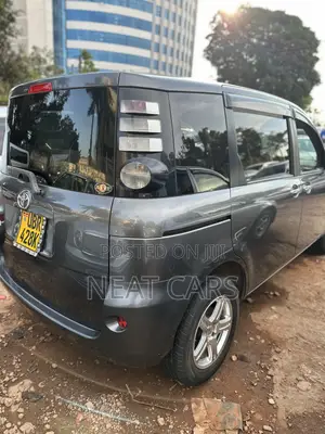Toyota Sienta 2010 Gray