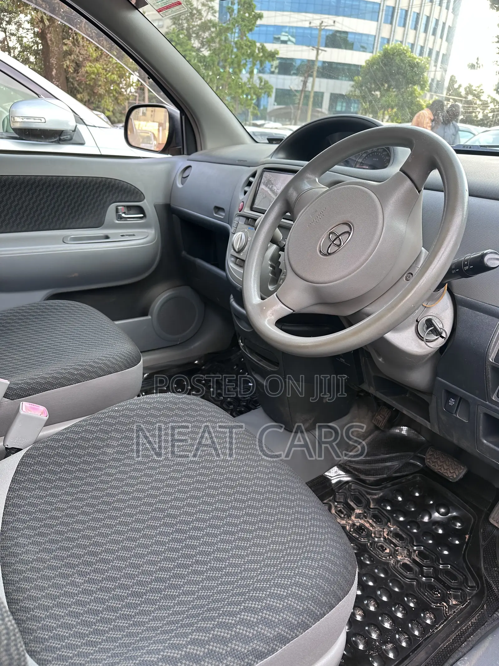 Toyota Sienta 2010 Gray