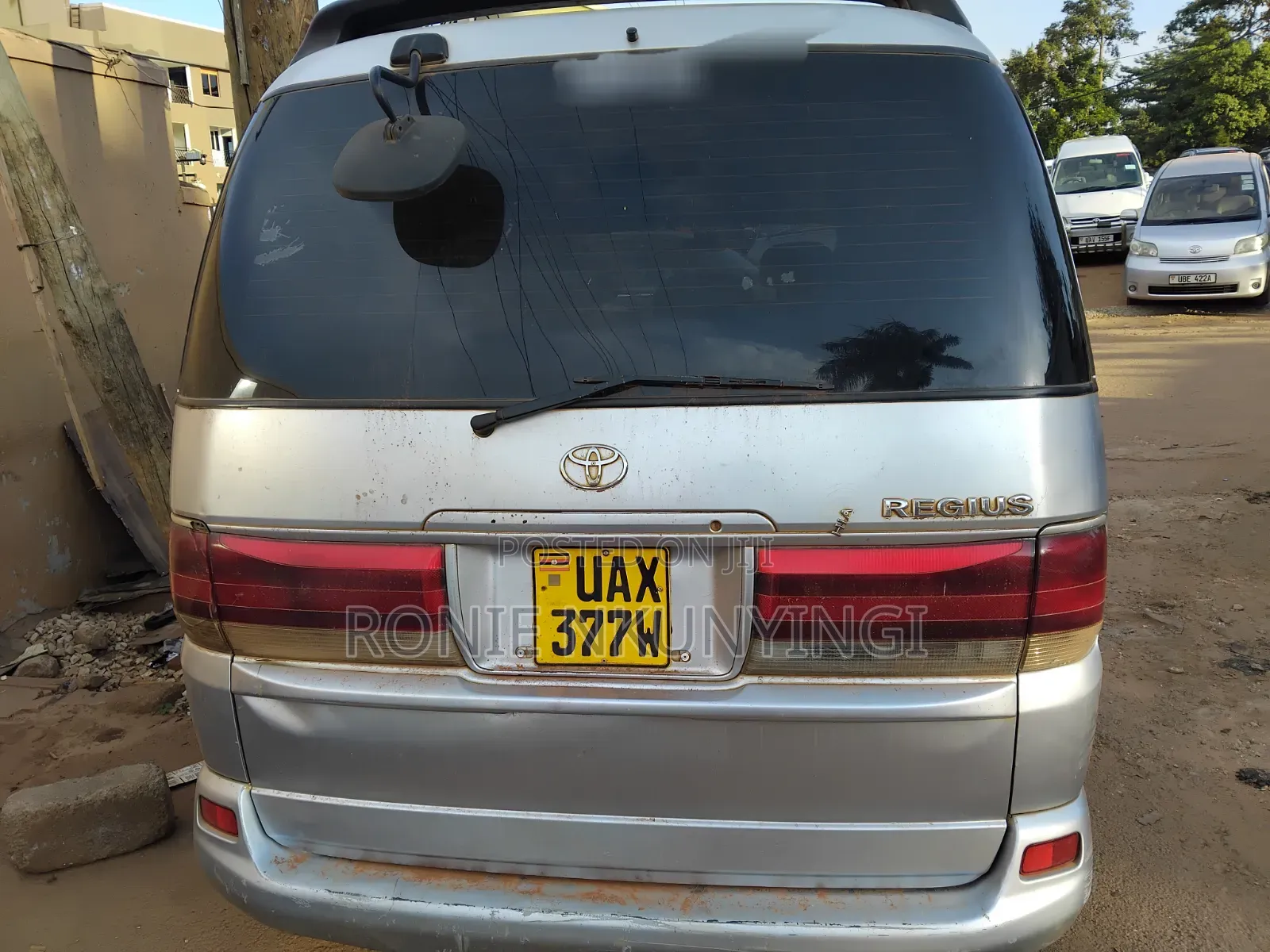 Toyota Regius 2003 Silver