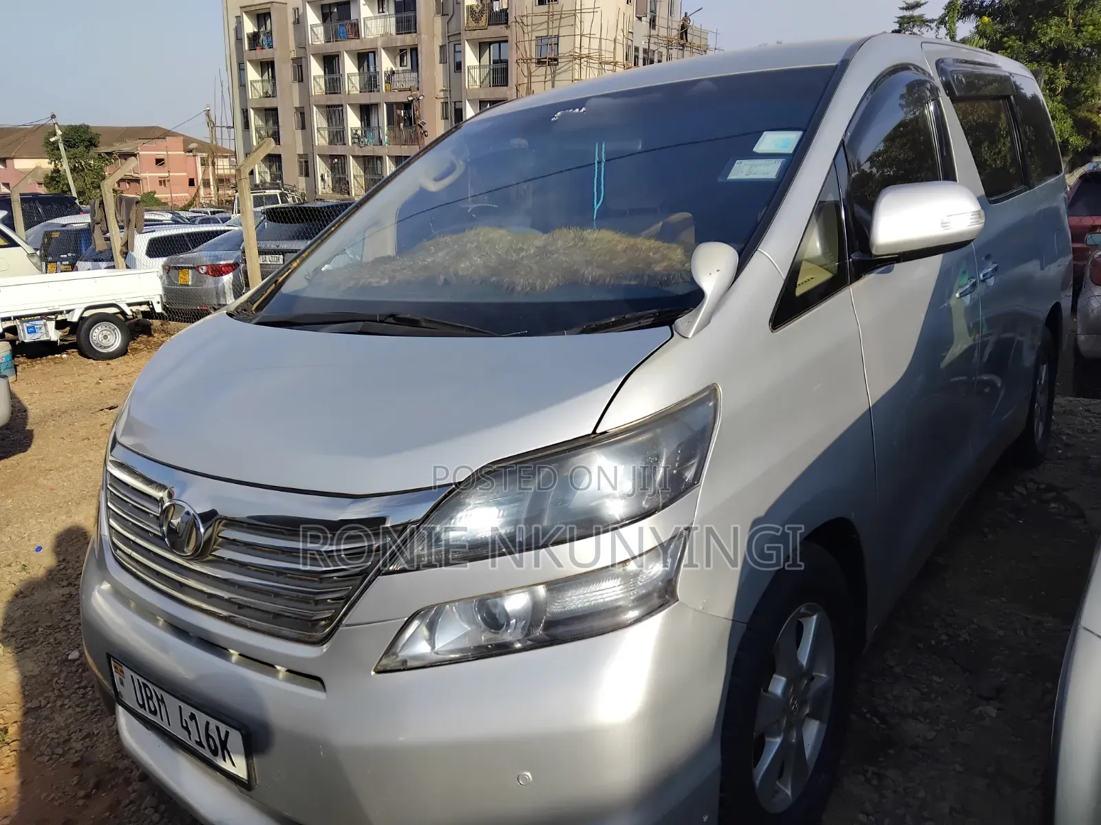 Toyota Alphard 2012 Silver