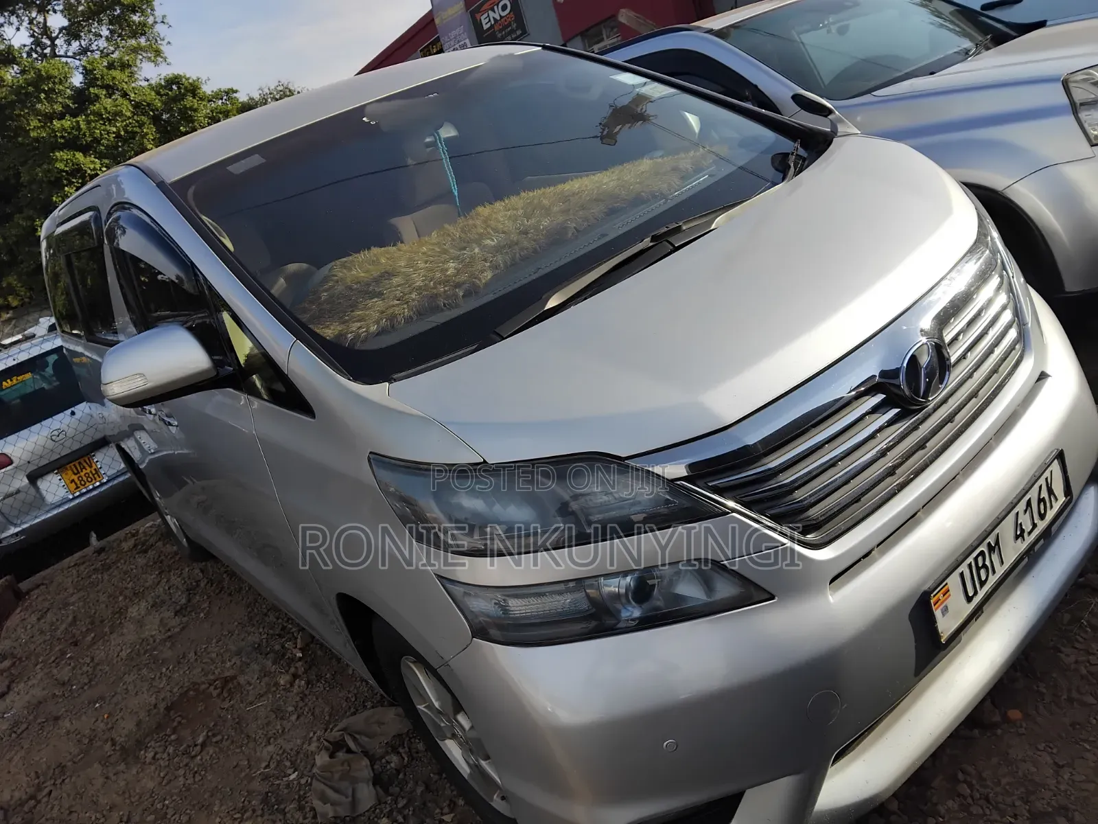 Toyota Alphard 2012 Silver