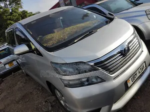 Toyota Alphard 2012 Silver