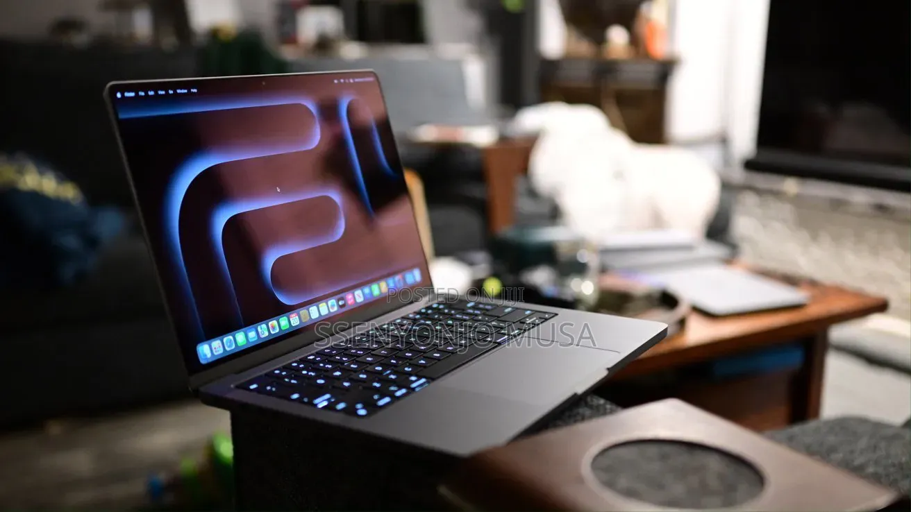 New Laptop Apple MacBook Pro 16GB SSD 1T