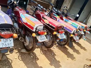 Bajaj Boxer 100 2022 Red