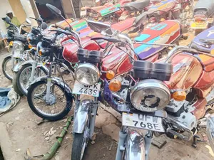Bajaj Boxer 100 2022 Red