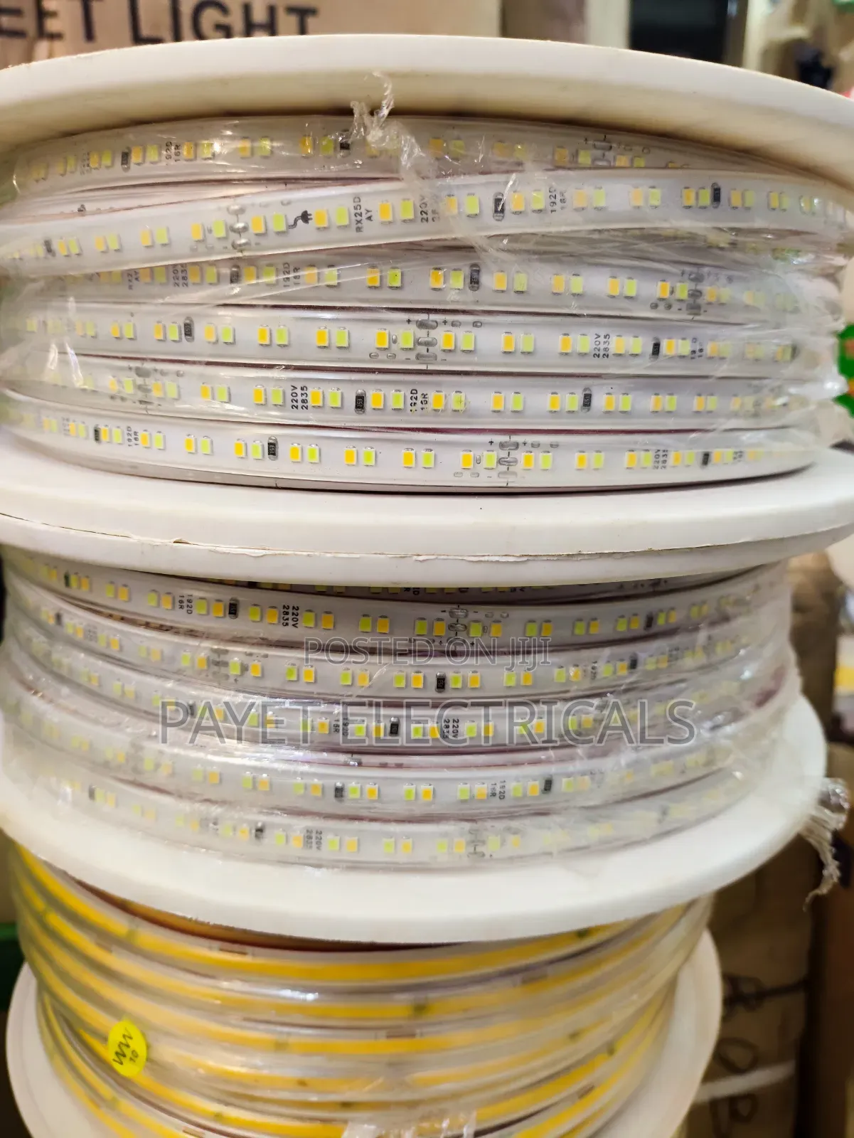 3colours Strip Light