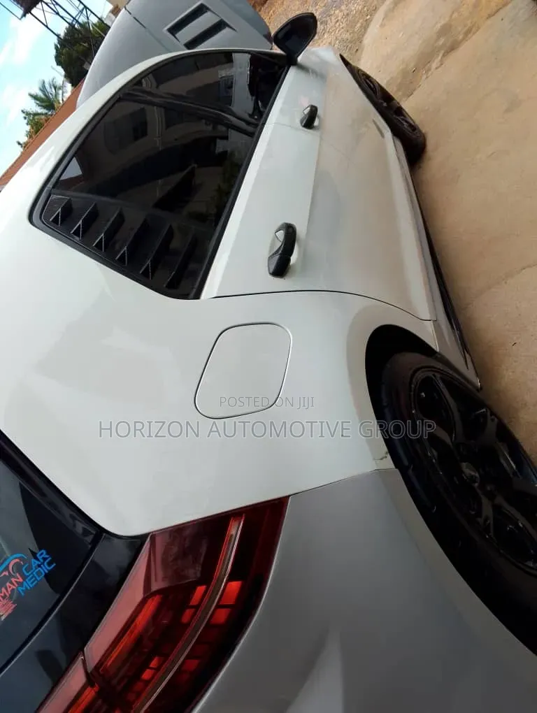 Volkswagen Golf GTI 2017 White