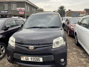 Toyota Sienta 2011 Black
