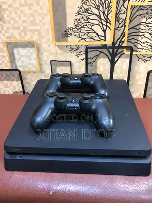 Play Station 4