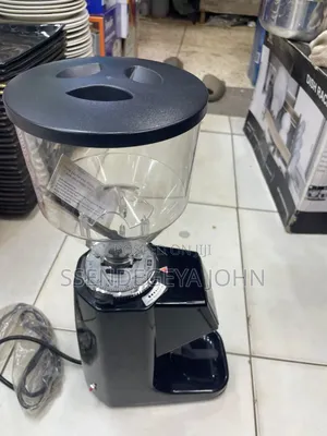 An Electric Coffee Bean Grinding Machine