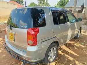 Toyota Raum 2002 Silver