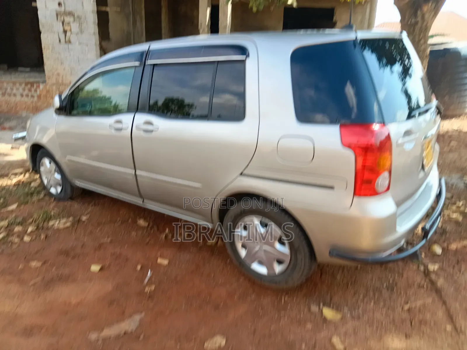 Toyota Raum 2002 Silver