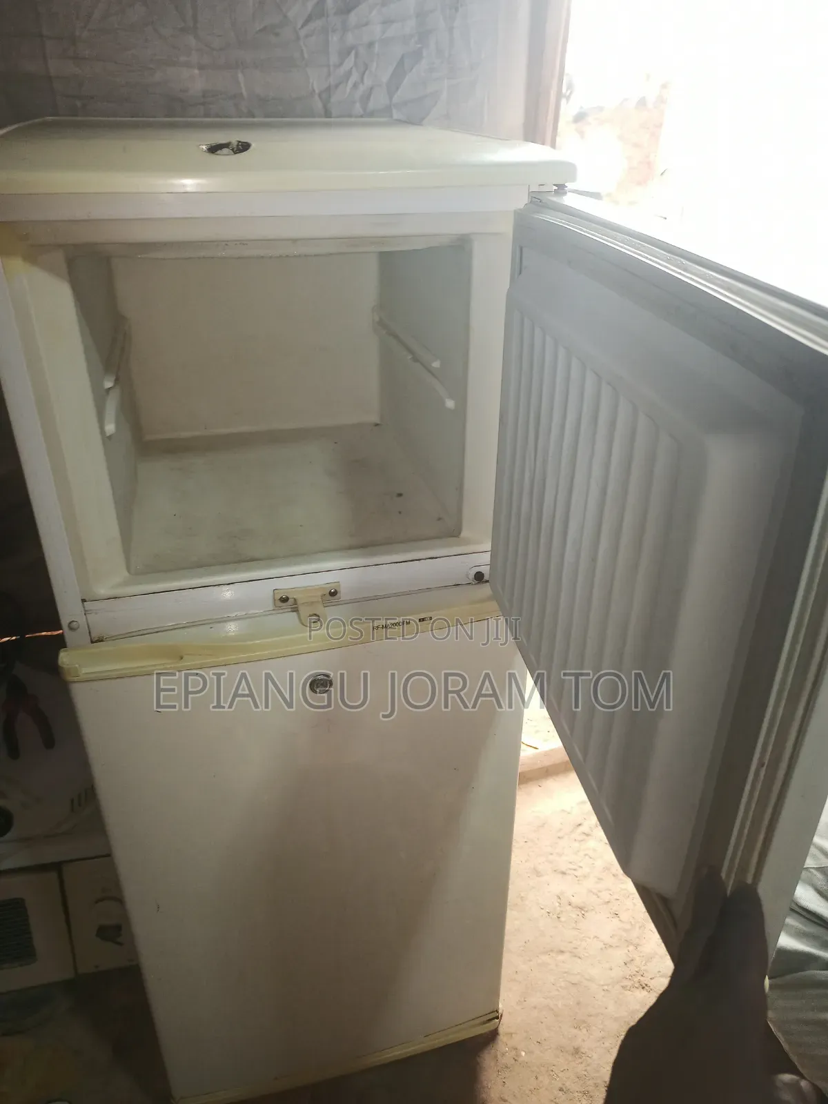 Fridge 200litres AKAI Japan