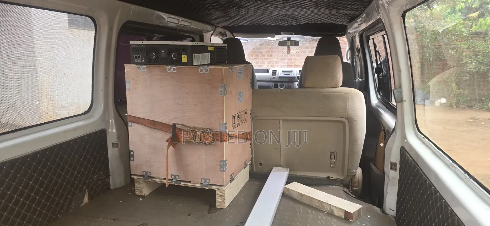 Toyota HiAce 2006 White