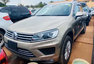 Volkswagen Touareg 2014 Gray