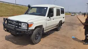 Toyota Land Cruiser 2013 White