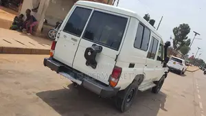 Toyota Land Cruiser 2013 White