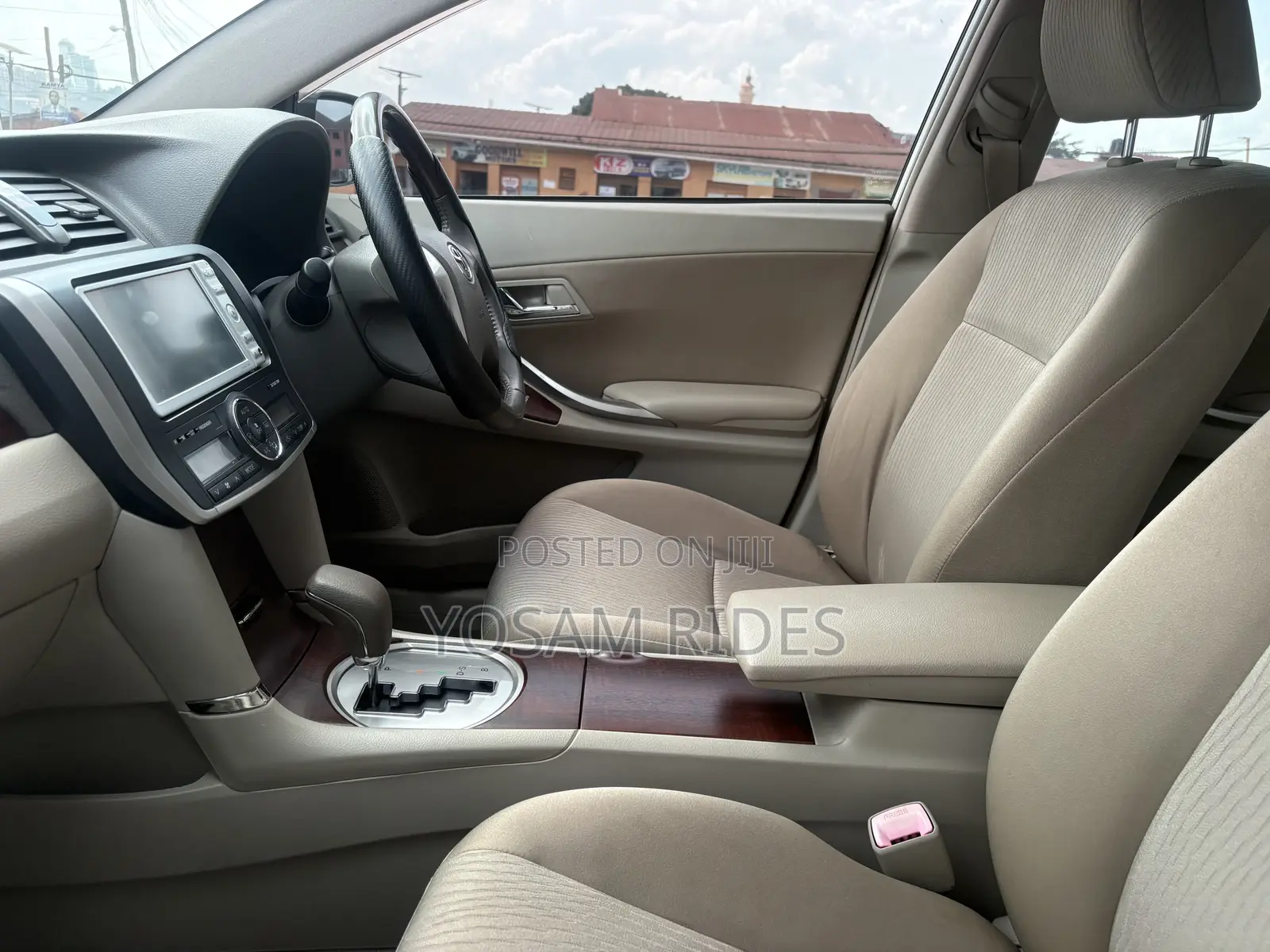 Toyota Premio 1.8 FWD 2012 White