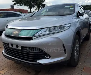 Toyota Harrier 2.0 2017 Silver