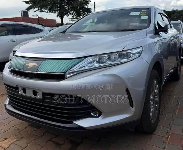 Toyota Harrier 2.0 2017 Silver