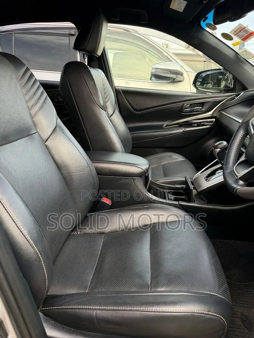 Toyota Harrier 2.0 2017 Silver