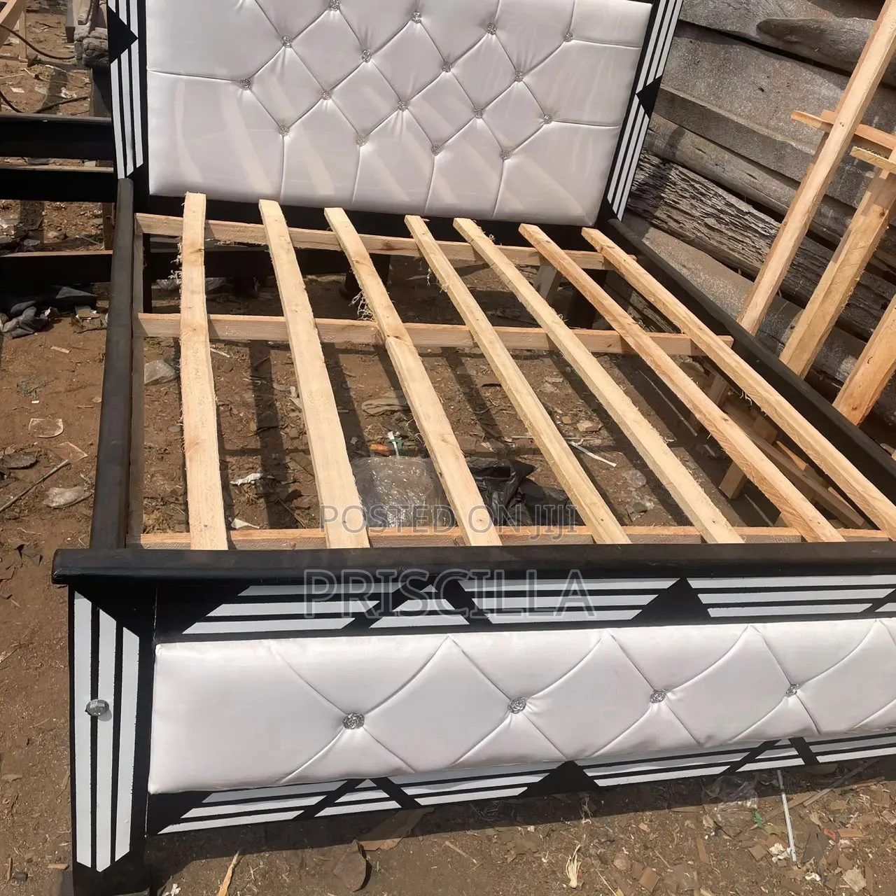 Bed 5by6 With Buttons