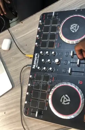 Numark Pro 2