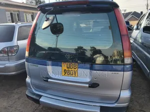 Toyota Noah 2001 Blue