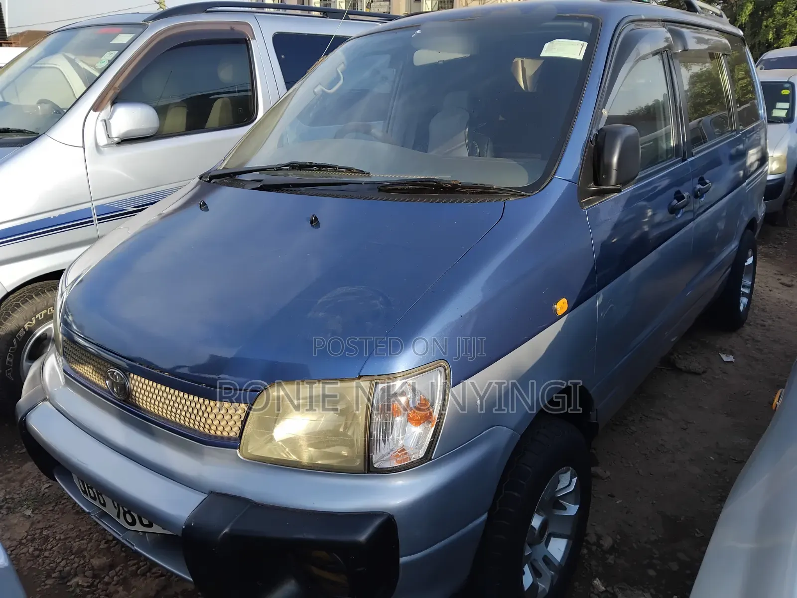 Toyota Noah 2001 Blue